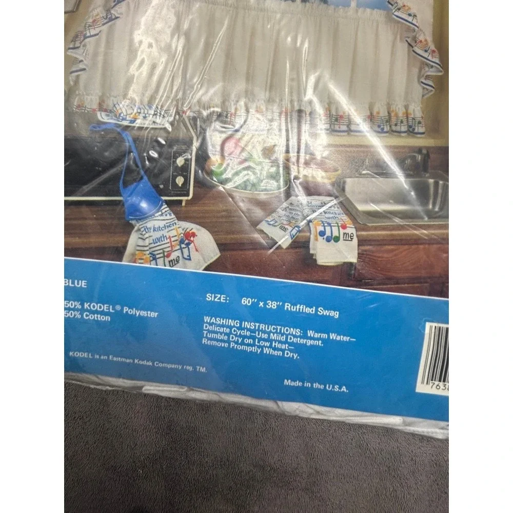 Vtg NOS Dinah's Place Musical Notes Ruffled Kitchen Curtain Swag Tier Valance